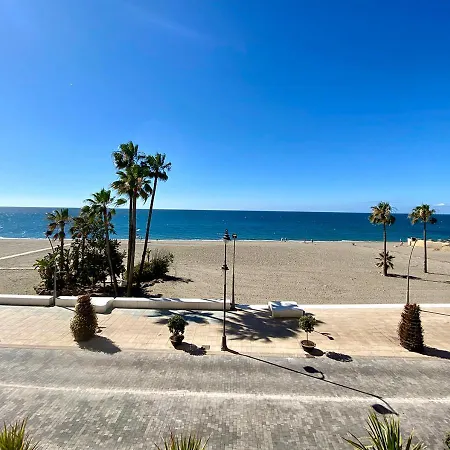 Primera Linea De Playa Estepona Exterior foto