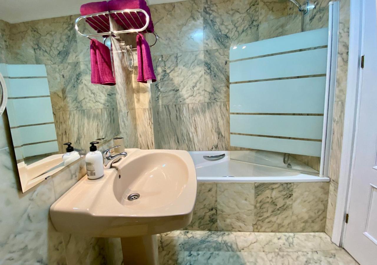 Primera Linea De Playa Apartment Estepona